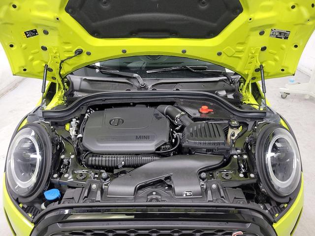 Photo of 2023 Yellow MINI Hardtop