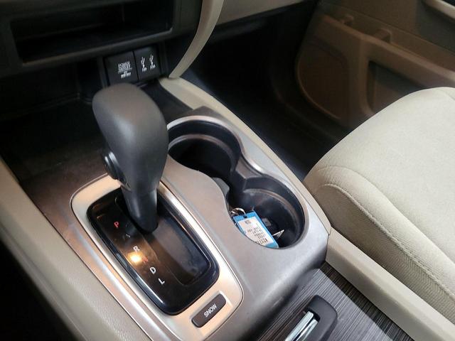 Photo of 2016 White Honda Pilot