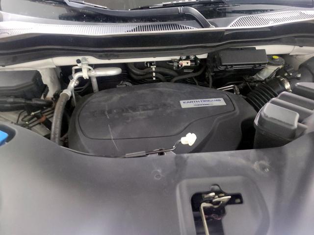 Photo of 2016 White Honda Pilot