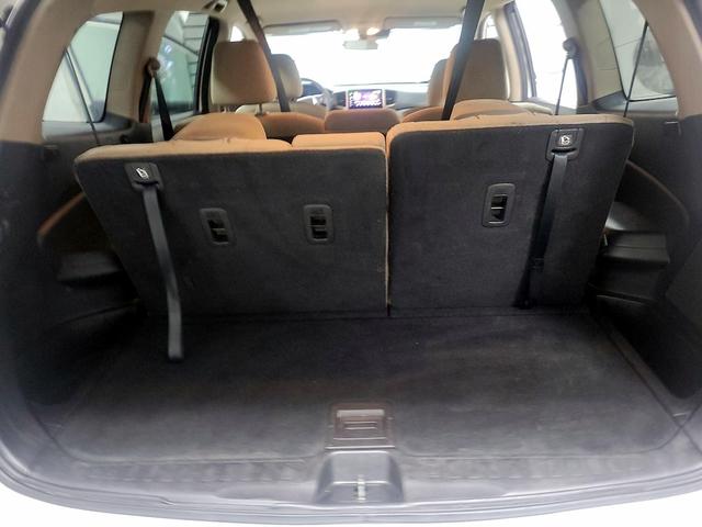 Photo of 2016 White Honda Pilot