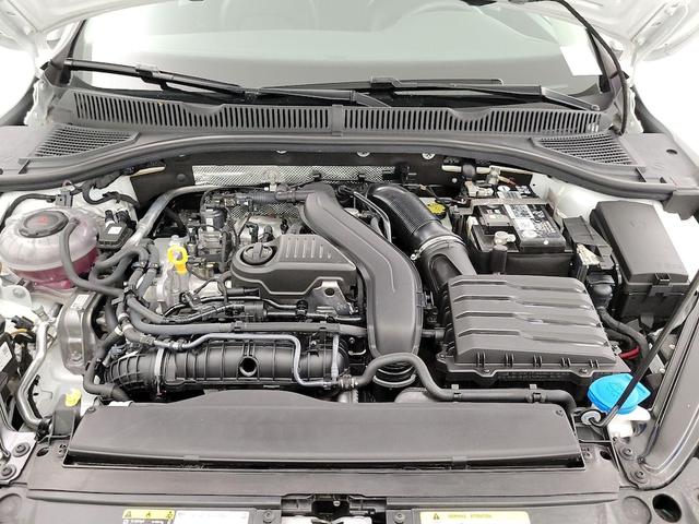 Photo of 2023 White Volkswagen Jetta