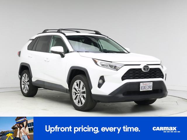 Photo of 2020 White Toyota RAV4