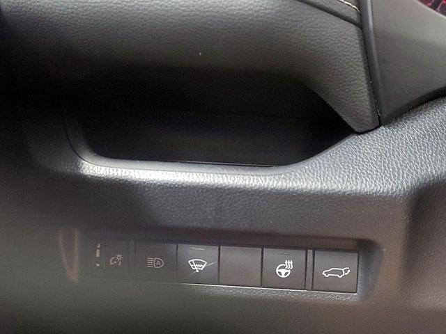 Photo of 2020 White Toyota RAV4