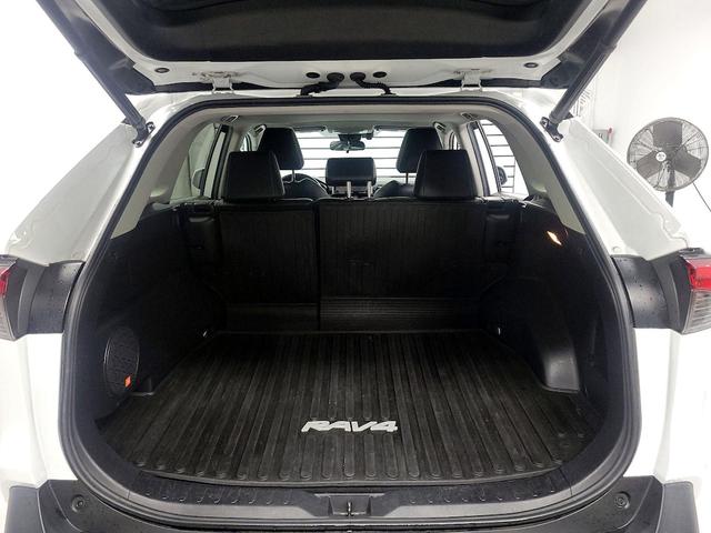 Photo of 2020 White Toyota RAV4
