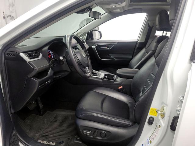 Photo of 2020 White Toyota RAV4
