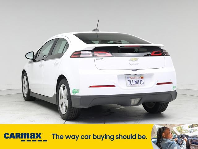 Photo of 2015 White Chevrolet Volt
