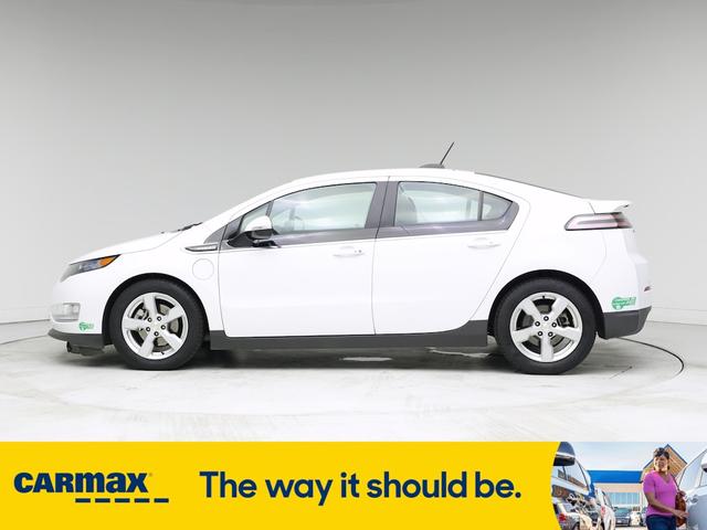 Photo of 2015 White Chevrolet Volt