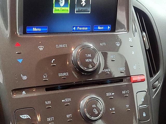 Photo of 2015 White Chevrolet Volt