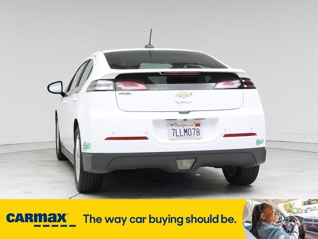 Photo of 2015 White Chevrolet Volt
