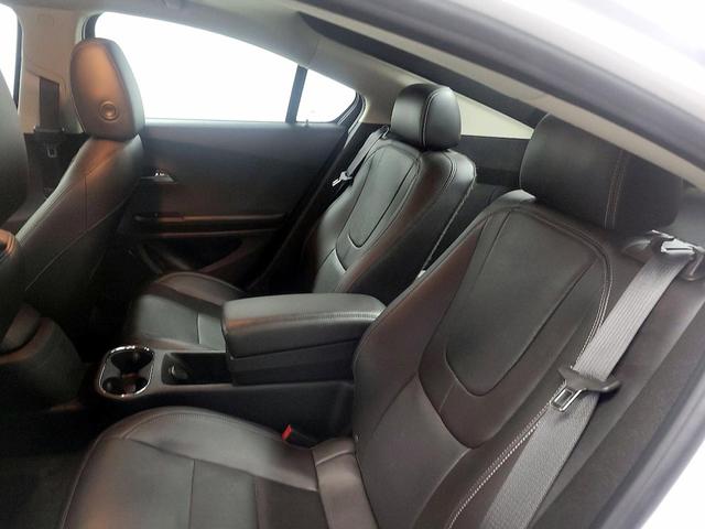 Photo of 2015 White Chevrolet Volt