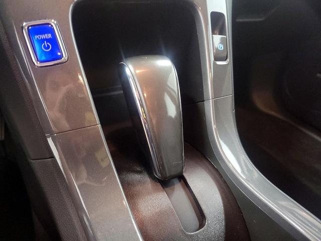 Photo of 2015 White Chevrolet Volt