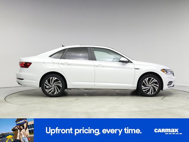 Photo of 2021 White Volkswagen Jetta