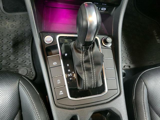 Photo of 2021 White Volkswagen Jetta