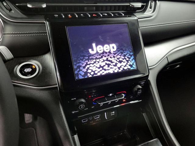 Photo of 2025 Black Jeep Grand Cherokee