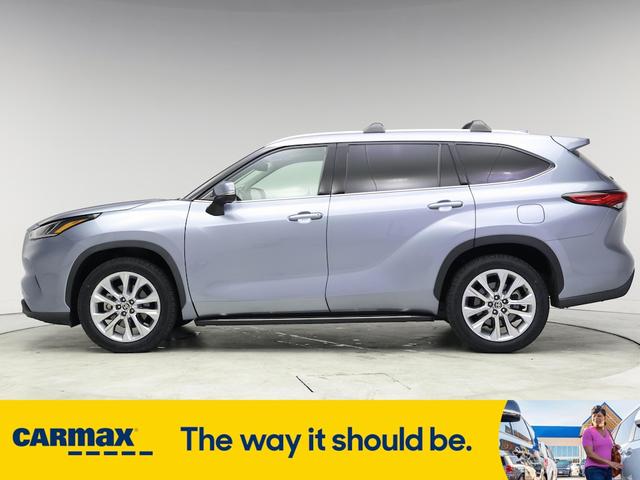 Photo of 2021 Blue Toyota Highlander