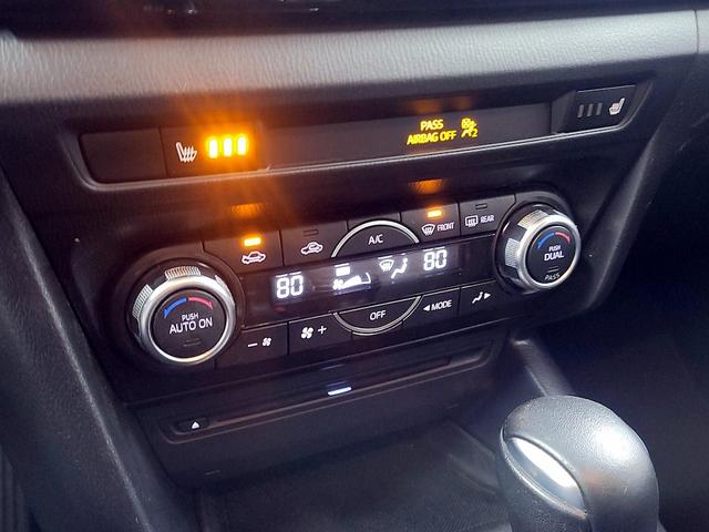 Photo of 2016 White Mazda Mazda3