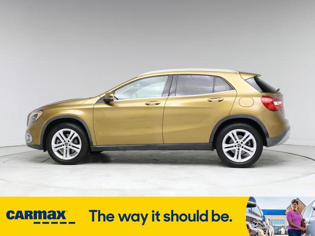Photo of 2018 Gold Mercedes-Benz GLA 250