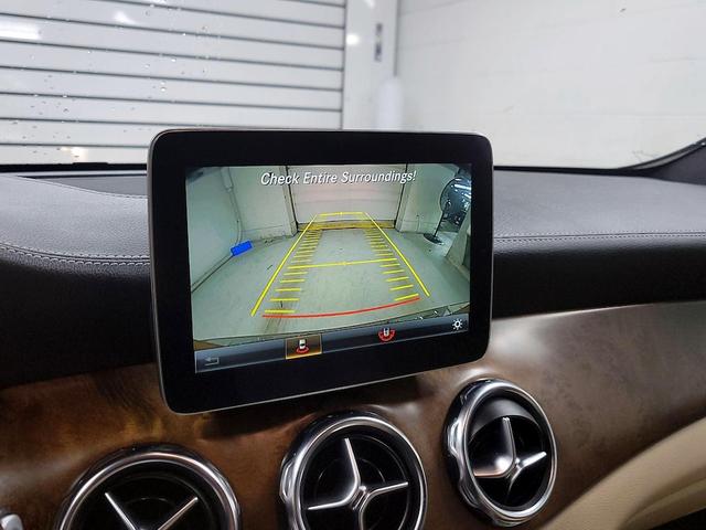 Photo of 2018 Gold Mercedes-Benz GLA 250