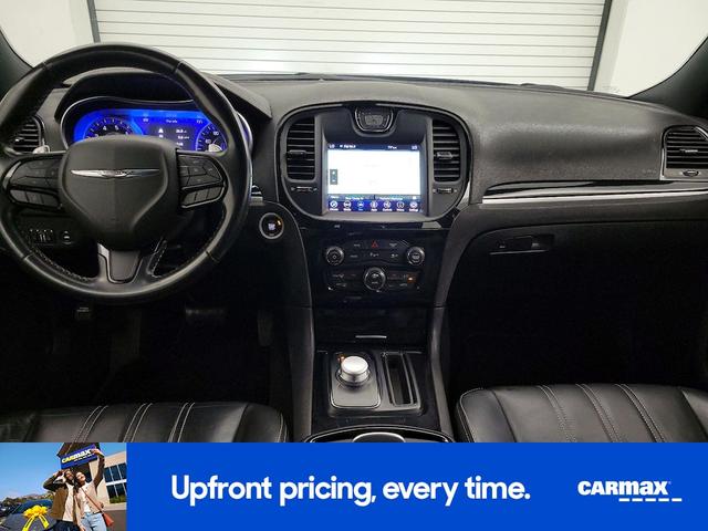 Photo of 2022 Black Chrysler 300