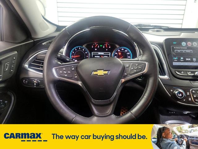 Photo of 2017 White Chevrolet Malibu