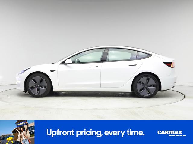 Photo of 2021 White Tesla Model 3