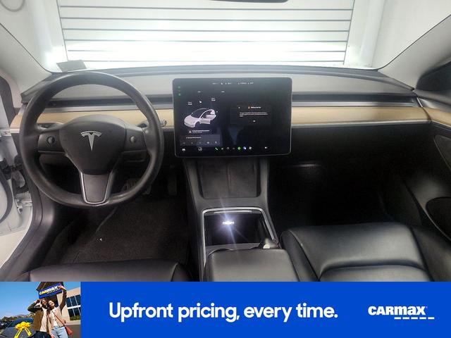 Photo of 2021 White Tesla Model 3