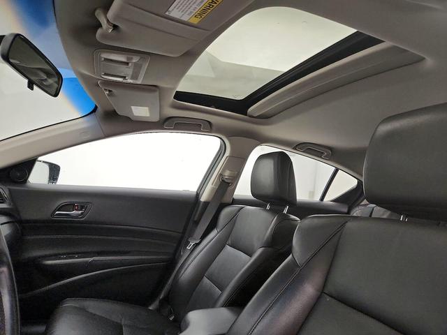 Photo of 2014 White Acura ILX