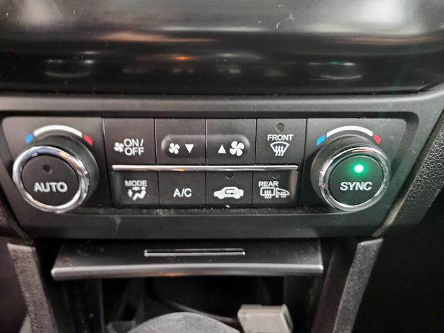 Photo of 2014 White Acura ILX
