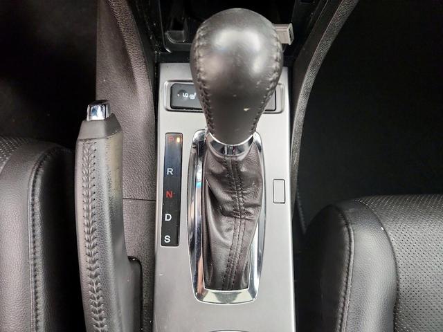 Photo of 2014 White Acura ILX