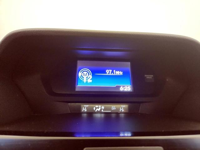 Photo of 2014 White Acura ILX
