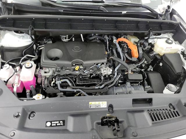Photo of 2023 White Toyota Highlander Hybrid