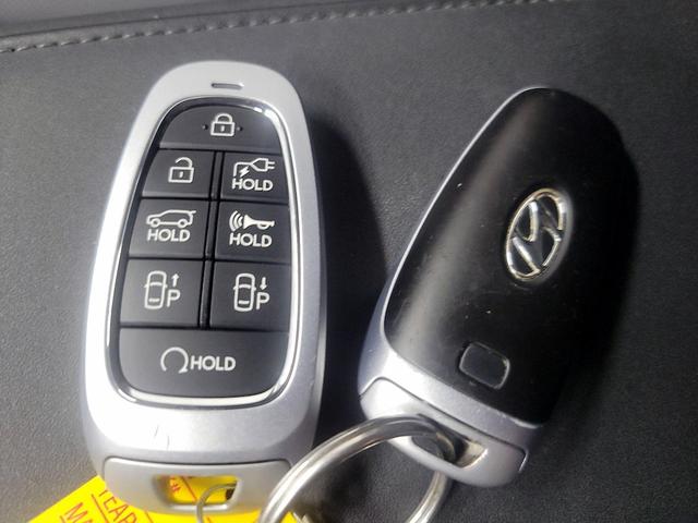 Photo of 2022 White Hyundai IONIQ 5