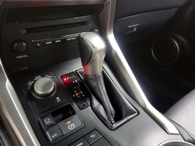 Photo of 2017 White Lexus NX 200t