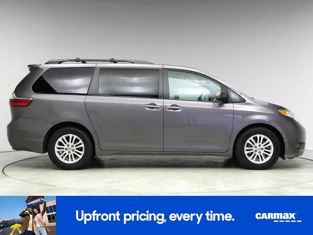 Photo of 2017 Gray Toyota Sienna