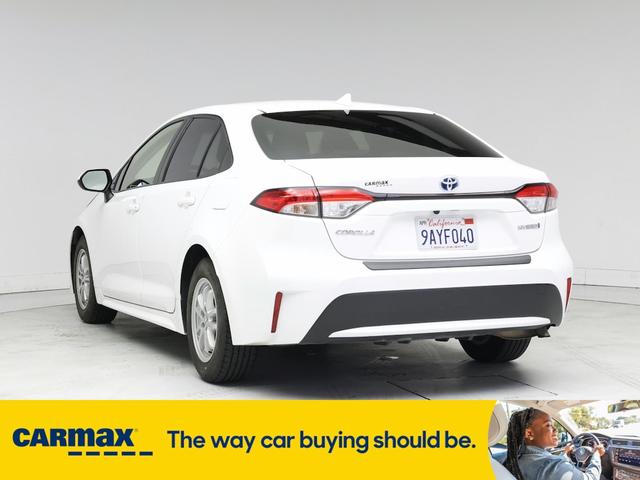 Photo of 2022 White Toyota Corolla Hybrid