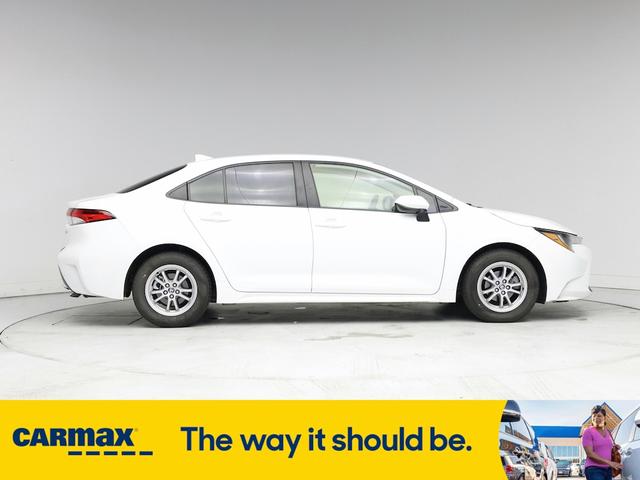 Photo of 2022 White Toyota Corolla Hybrid