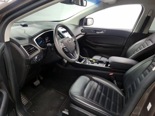 Photo of 2019 Tan Ford Edge