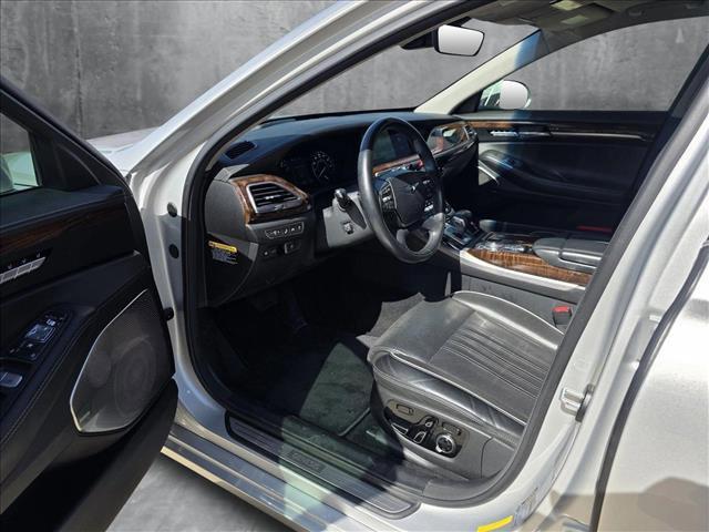 Photo of 2017 Santiago Silver Metallic Genesis G90