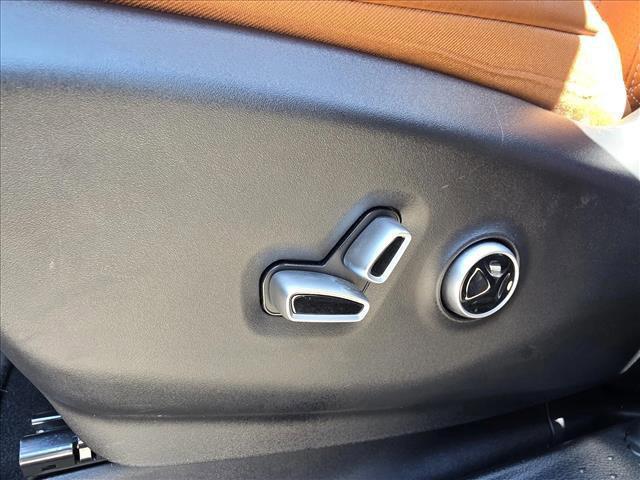 Photo of 2024 Bright White Clearcoat Chrysler Pacifica