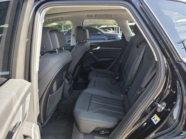 Photo of 2024 Mythos Black Metallic Audi Q5