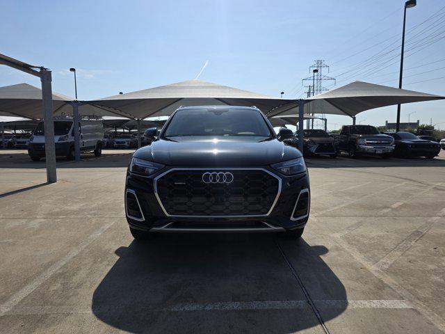 Photo of 2024 Mythos Black Metallic Audi Q5