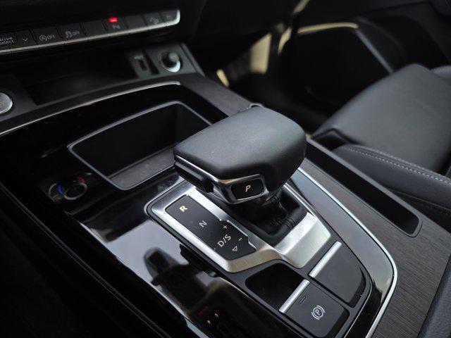 Photo of 2024 Mythos Black Metallic Audi Q5