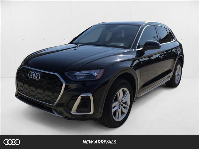 Photo of 2024 Mythos Black Metallic Audi Q5