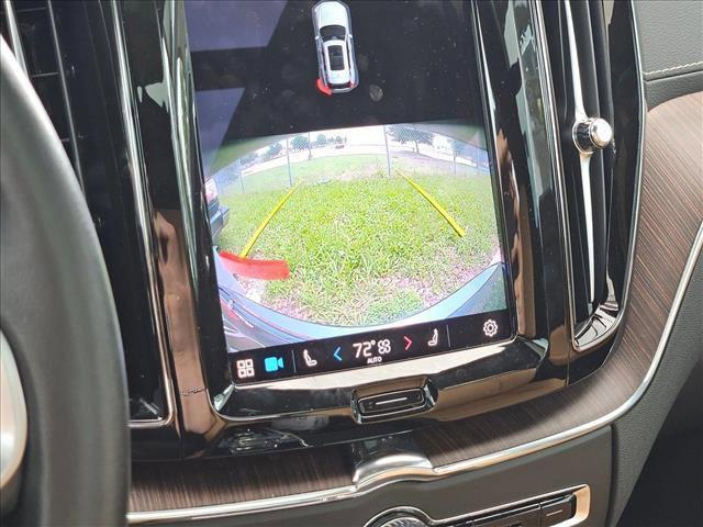 Photo of 2022 Denim Blue Meta Volvo XC60