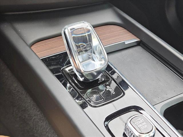 Photo of 2022 Denim Blue Meta Volvo XC60