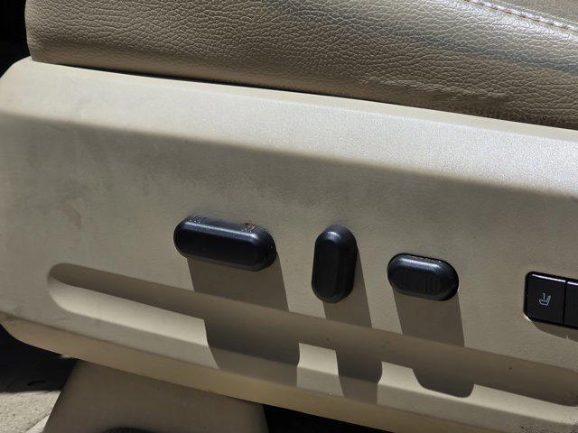 Photo of 2014 Tuxedo Black Metallic Ford Expedition EL