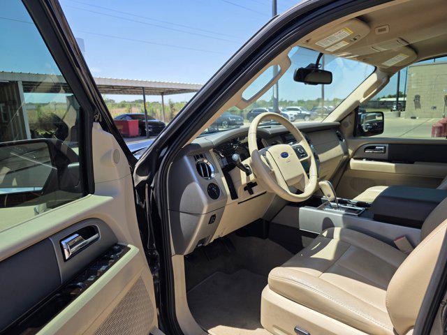 Photo of 2014 Tuxedo Black Metallic Ford Expedition EL
