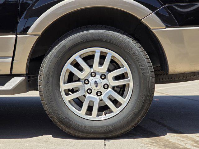 Photo of 2014 Tuxedo Black Metallic Ford Expedition EL