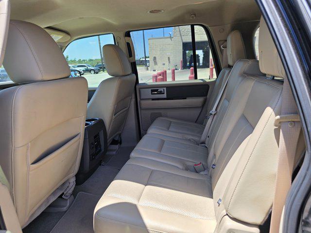 Photo of 2014 Tuxedo Black Metallic Ford Expedition EL