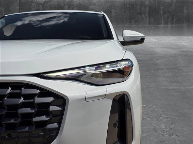 Photo of 2025 Glacier White Metallic Audi Q5